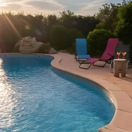 1 Piece 16 M2 Climatise 2 Personnes Piscine Partagee 아파트 *