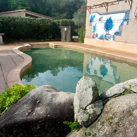 1 Piece 16 M2 Climatise 2 Personnes Piscine Partagee Porto-Vecchio (Corsica)