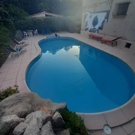 1 Piece 16 M2 Climatise 2 Personnes Piscine Partagee Appartement Porto-Vecchio (Corsica)