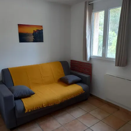 1 Piece 16 M2 Climatise 2 Personnes Piscine Partagee