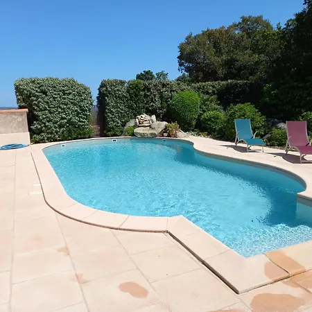 1 Piece 16 M2 Climatise 2 Personnes Piscine Partagee Apartmán